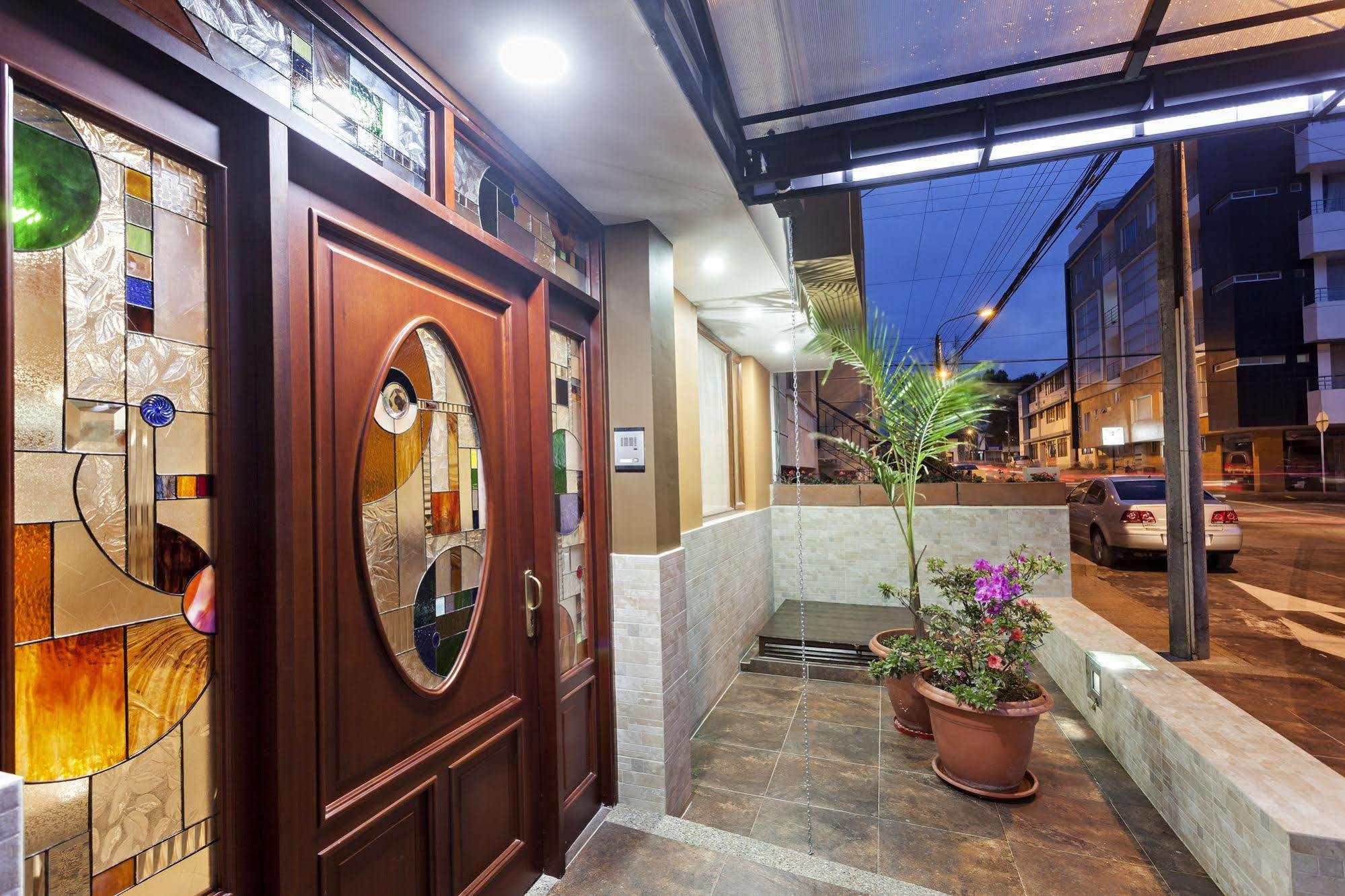 Hotel Frances La Maison باستو المظهر الخارجي الصورة